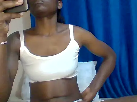 Snapshot of sweet_love00 chatting on January 2026 07:17:01 PM sweet love00 online show from January 2026 07:17:01 PM