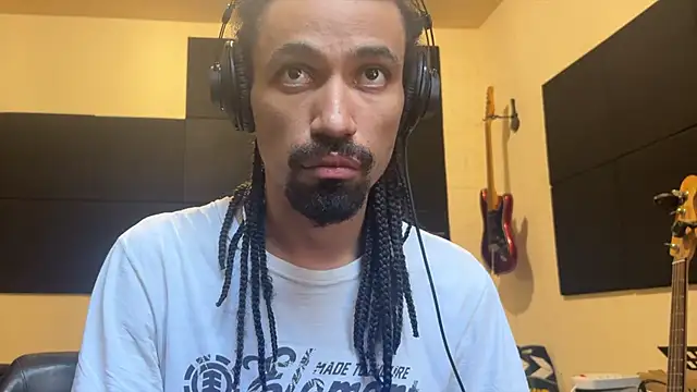 hotcamboy420 online show from November 2025 08:51:01 PM