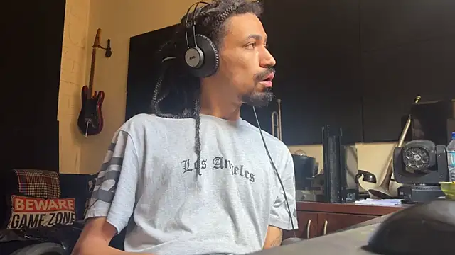 hotcamboy420 online show from November 2025 01:22:01 PM