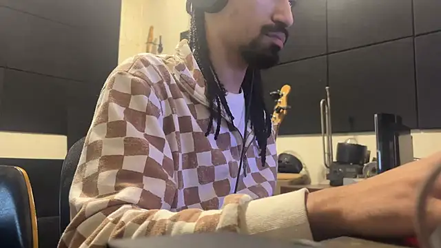 hotcamboy420 online show from November 2025 03:50:01 AM