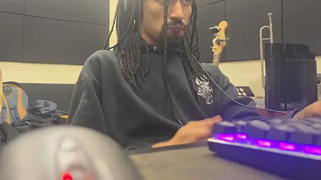 hotcamboy420 online show from November 2025 05:56:01 AM