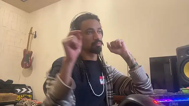 hotcamboy420 online show from November 2025 08:01:01 PM