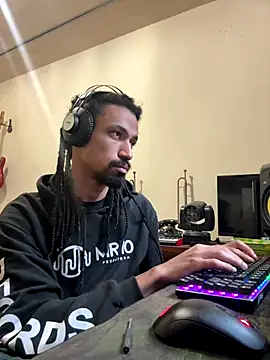 hotcamboy420 online show from November 2025 08:36:02 PM