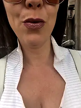 Snapshot of DahliaSegreta chatting on October 2025 03:24:01 PM DahliaSegreta online show from October 2025 03:24:01 PM