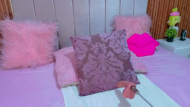 Snapshot of cristal_subin69 chatting on November 2025 12:05:02 PM cristal subin69 online show from November 2025 12:05:02 PM