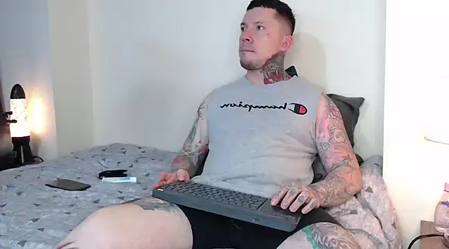 Snapshot of Adam_tatto chatting on February 2025 10:22:02 PM Adam tatto online show from February 2025 10:22:02 PM