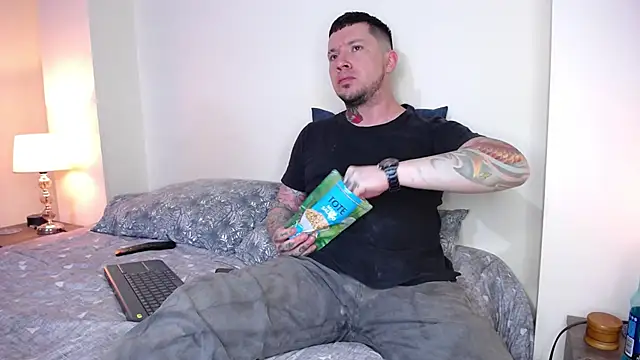Snapshot of Adam_tatto chatting on January 2025 04:13:01 AM Adam tatto online show from January 2025 04:13:01 AM