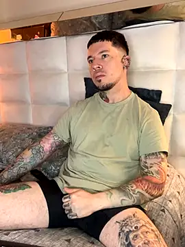 Snapshot of Adam_tatto chatting on November 2025 04:21:01 PM Adam tatto online show from November 2025 04:21:01 PM