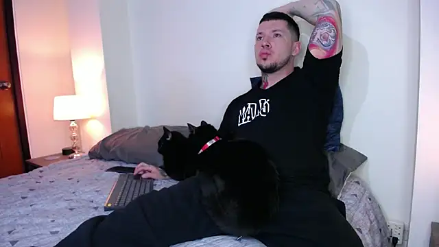 Snapshot of Adam_tatto chatting on January 2025 02:43:02 AM Adam tatto online show from January 2025 02:43:02 AM