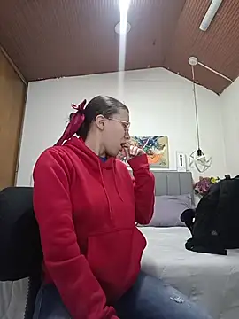 karlamorris  online show from December 2025 01:43:02 PM