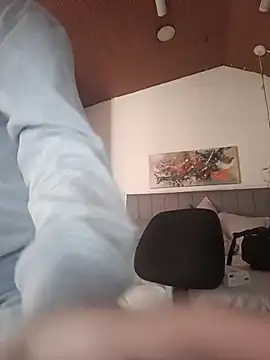 karlamorris  online show from December 2025 01:50:01 PM