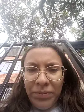 karlamorris  online show from September 2025 01:42:01 PM