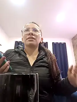 karlamorris  online show from September 2025 01:33:02 PM