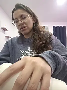 karlamorris  online show from October 2025 01:32:01 PM