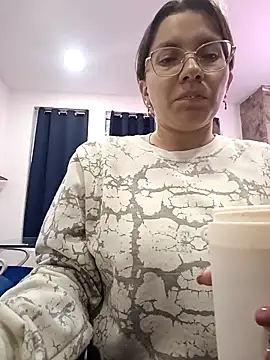 karlamorris  online show from September 2025 01:34:02 PM