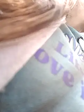 karlamorris  online show from October 2025 01:46:02 PM