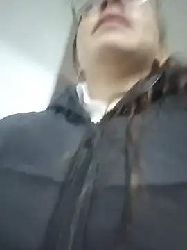 karlamorris  online show from October 2025 01:24:01 PM