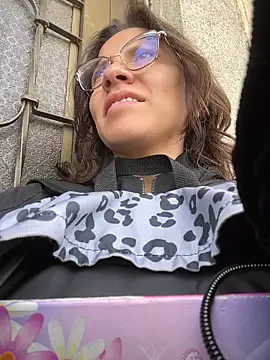 karlamorris  online show from April 2026 01:06:02 PM