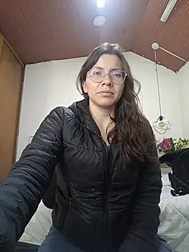 karlamorris  online show from December 2025 01:27:01 PM