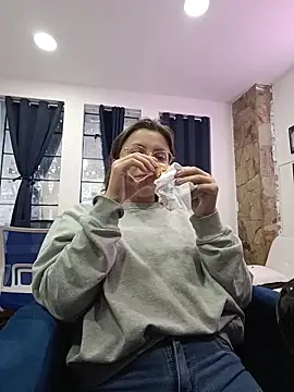 karlamorris  online show from October 2025 02:25:02 PM