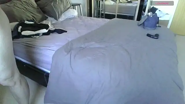 Nizzlivecam online show from April 2026 07:11:02 AM