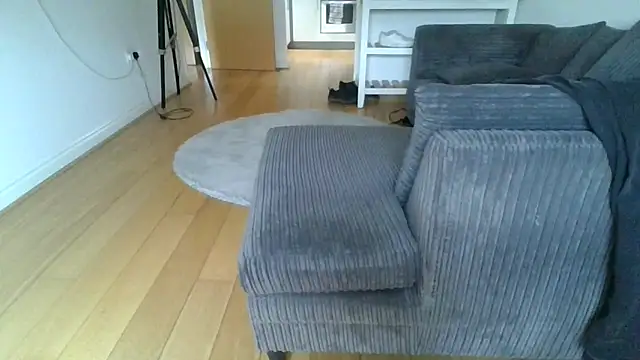 Snapshot of Nizzlivecam chatting on May 2026 04:36:02 PM Nizzlivecam online show from May 2026 04:36:02 PM