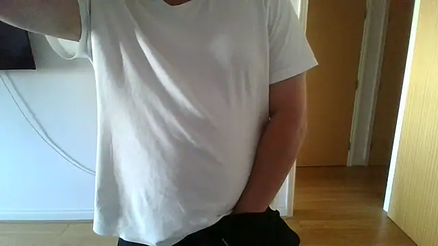 Nizzlivecam online show from April 2026 06:49:01 AM