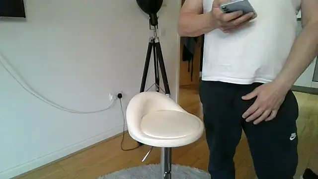 Nizzlivecam online show from March 2026 11:23:02 AM