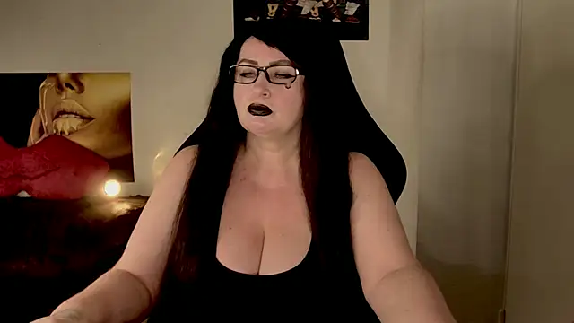 Snapshot of NannaGlossa chatting on July 2026 10:44:01 AM NannaGlossa online show from July 2026 10:44:01 AM