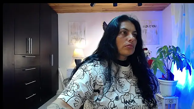 Snapshot of Lust_Mom41 chatting on September 2025 11:32:02 PM Lust Mom41 online show from September 2025 11:32:02 PM