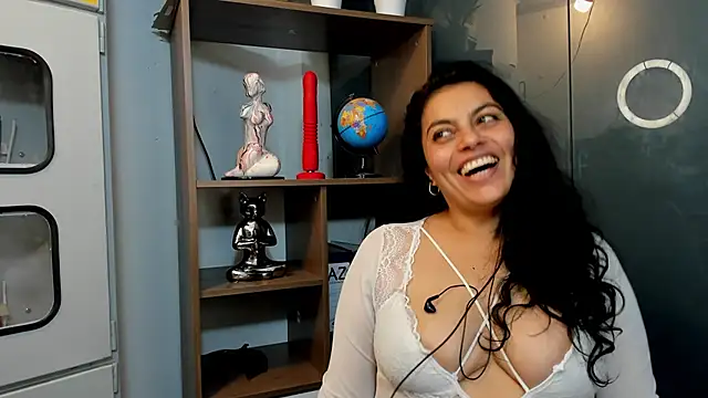 Snapshot of Lust_Mom41 chatting on December 2024 09:07:01 PM Lust Mom41 online show from December 2024 09:07:01 PM