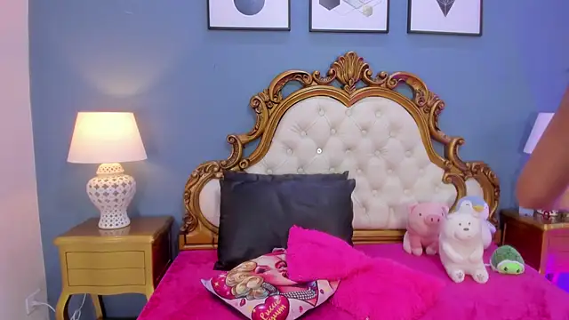 AlanaJones1 online show from November 2025 03:38:01 AM