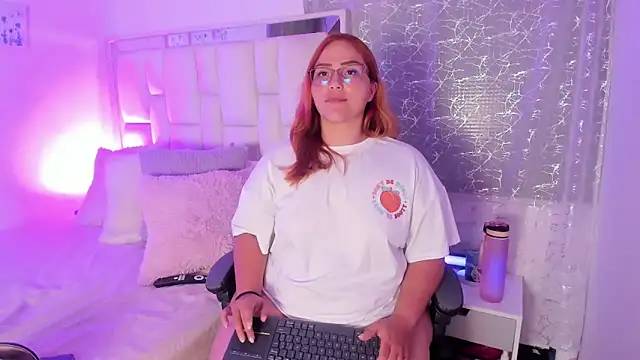 LeahxBarker online show from May 2026 01:54:01 AM