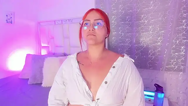 LeahxBarker online show from September 2025 01:44:01 AM