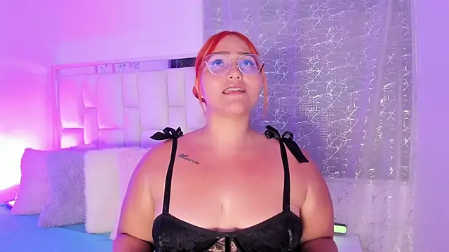 LeahxBarker online show from October 2025 01:37:02 AM