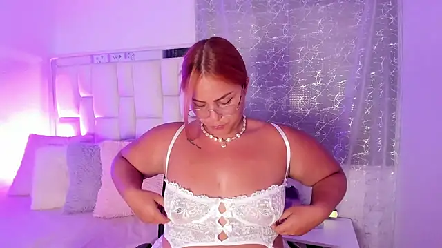 LeahxBarker online show from December 2025 01:21:02 AM