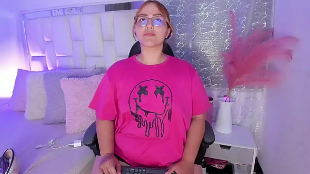 LeahxBarker online show from May 2026 01:55:01 AM