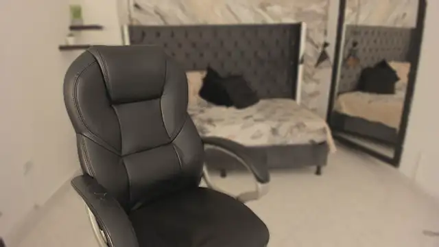 renee shelby  online show from April 2026 08:59:02 PM