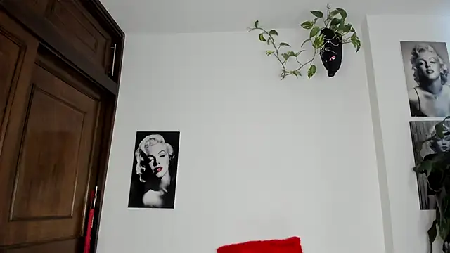 Snapshot of Andrea_Williams_ chatting on November 2025 01:26:01 PM Andrea Williams online show from November 2025 01:26:01 PM