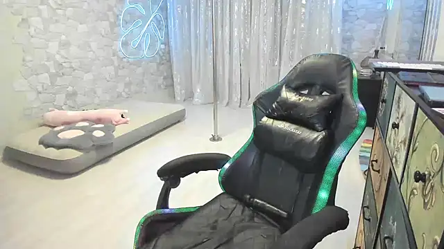 JessicaFamee online show from April 2026 11:34:02 PM