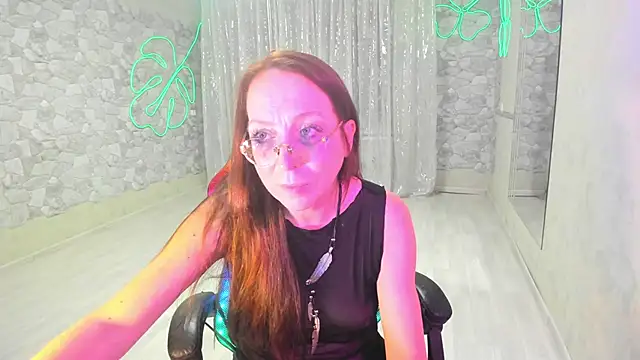 Snapshot of JessicaFamee chatting on October 2025 11:40:02 PM JessicaFamee online show from October 2025 11:40:02 PM