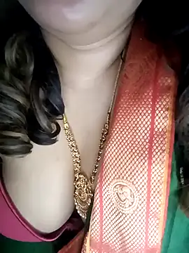 Snapshot of Leo_shreya_888 chatting on January 2025 11:27:02 PM Leo shreya 888 online show from January 2025 11:27:02 PM