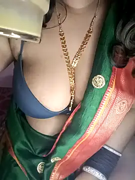 Snapshot of Leo_shreya_888 chatting on December 2024 07:27:02 PM Leo shreya 888 online show from December 2024 07:27:02 PM