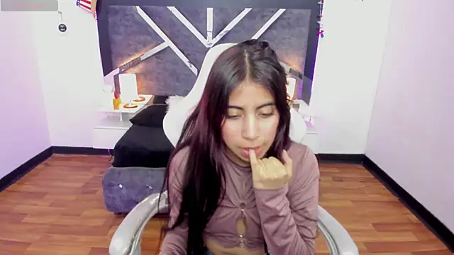 Snapshot of lunitaa18 chatting on February 2025 09:25:02 PM lunitaa18 online show from February 2025 09:25:02 PM