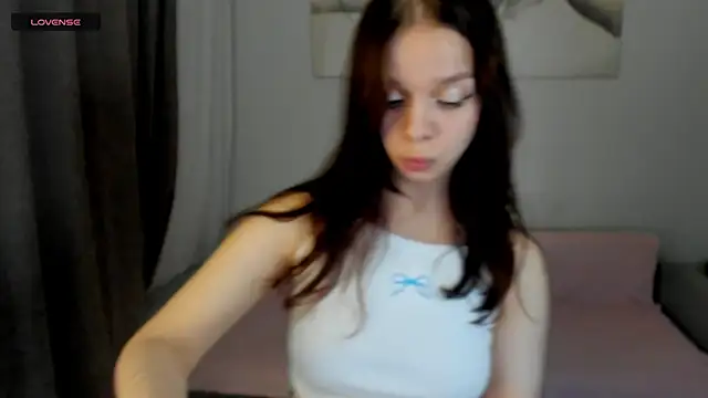 Snapshot of crystal_lilith chatting on May 2026 05:30:02 PM crystal lilith online show from May 2026 05:30:02 PM