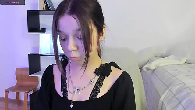 Snapshot of crystal_lilith chatting on February 2025 08:53:01 PM crystal lilith online show from February 2025 08:53:01 PM