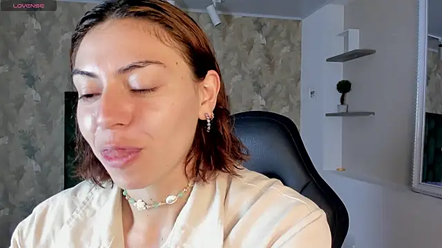 april dumont online show from January 2026 12:22:01 PM