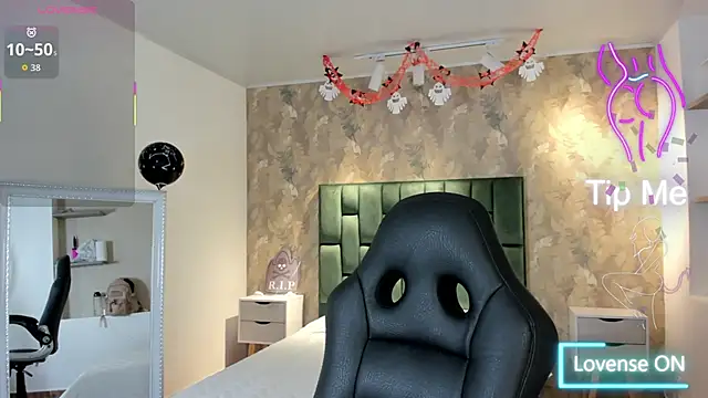 Snapshot of april_dumont chatting on October 2025 01:32:01 PM april dumont online show from October 2025 01:32:01 PM