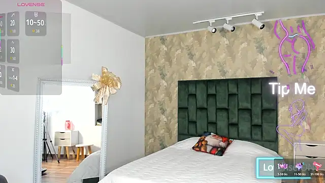 Snapshot of april_dumont chatting on November 2025 12:38:02 PM april dumont online show from November 2025 12:38:02 PM