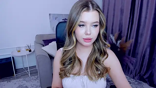 Snapshot of FollowLovee chatting on February 2025 02:44:02 PM FollowLovee online show from February 2025 02:44:02 PM